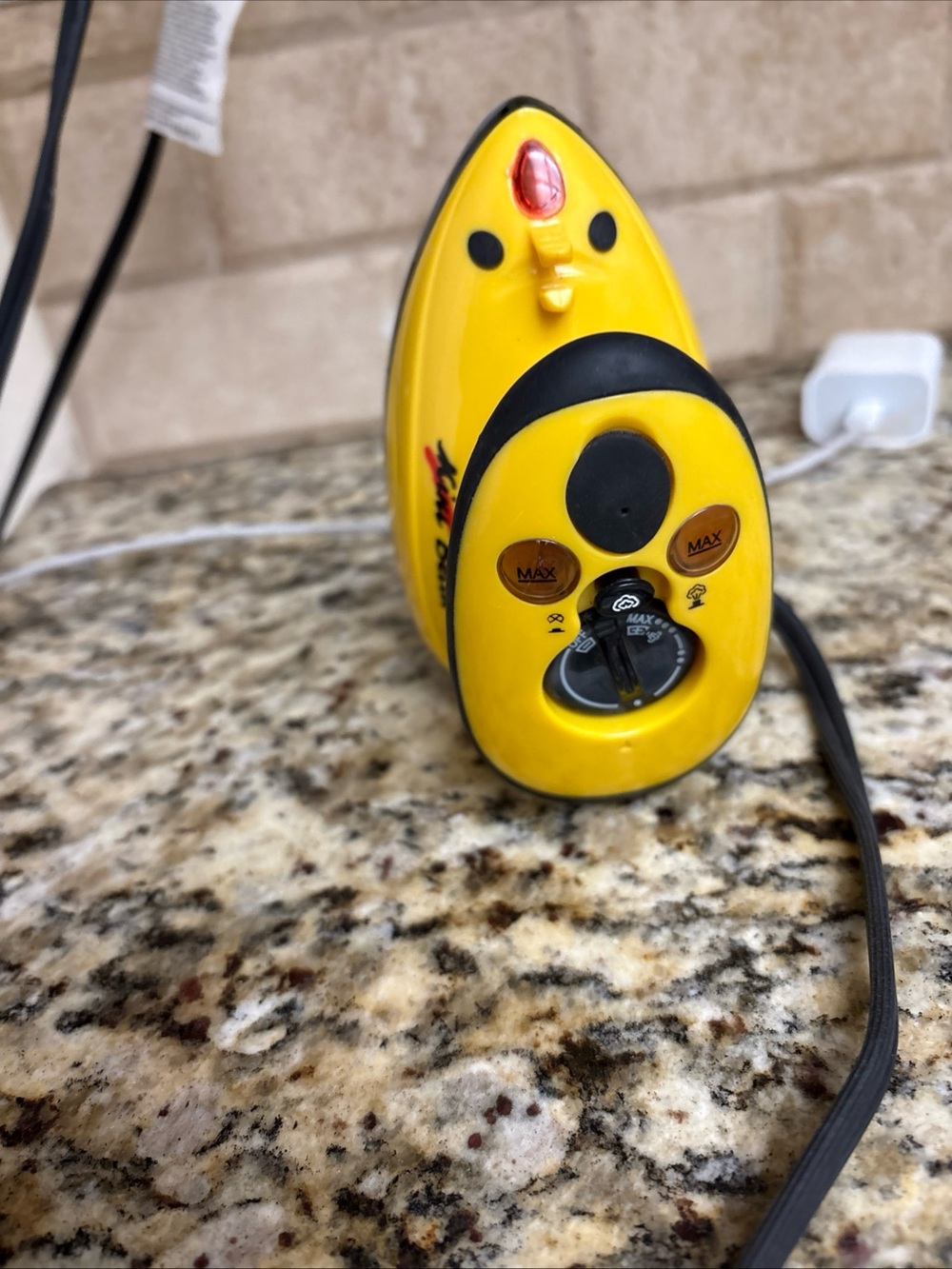 Yellow Mini Steam Iron – Compact Home Ironing Tool